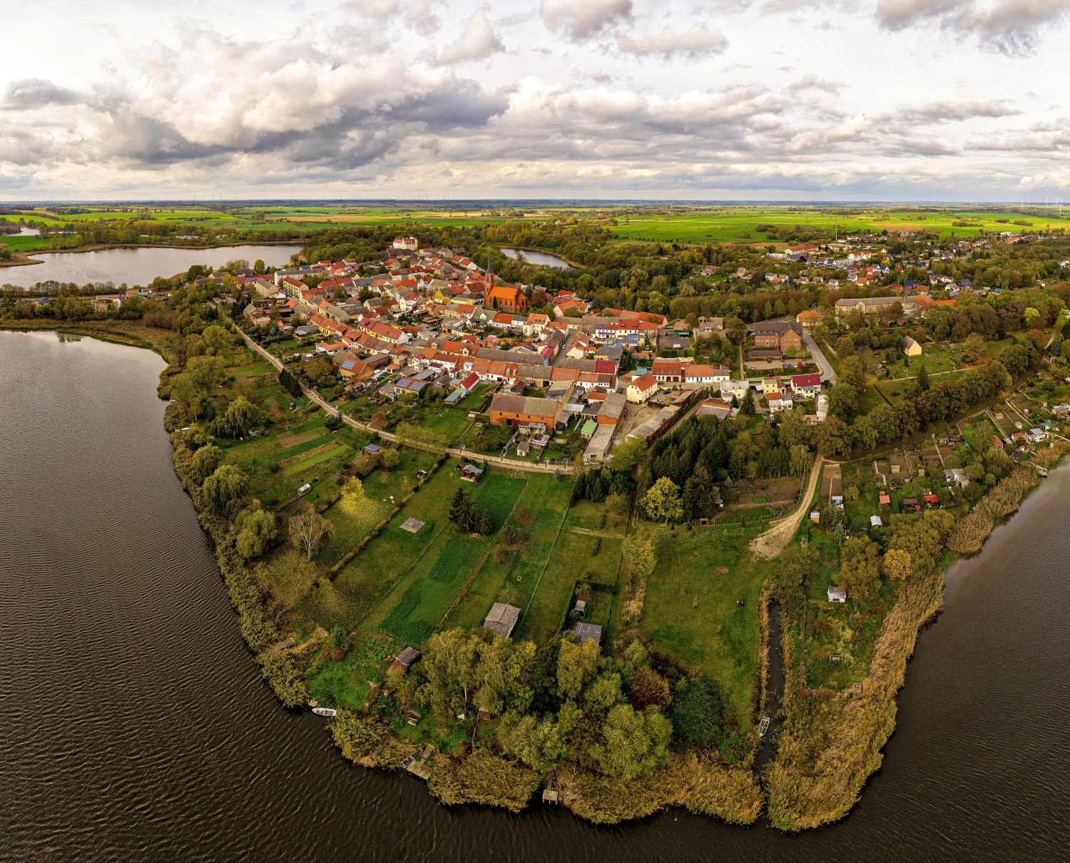 Drohnenblick, Drohnen-Fotoshoot eines Hauses